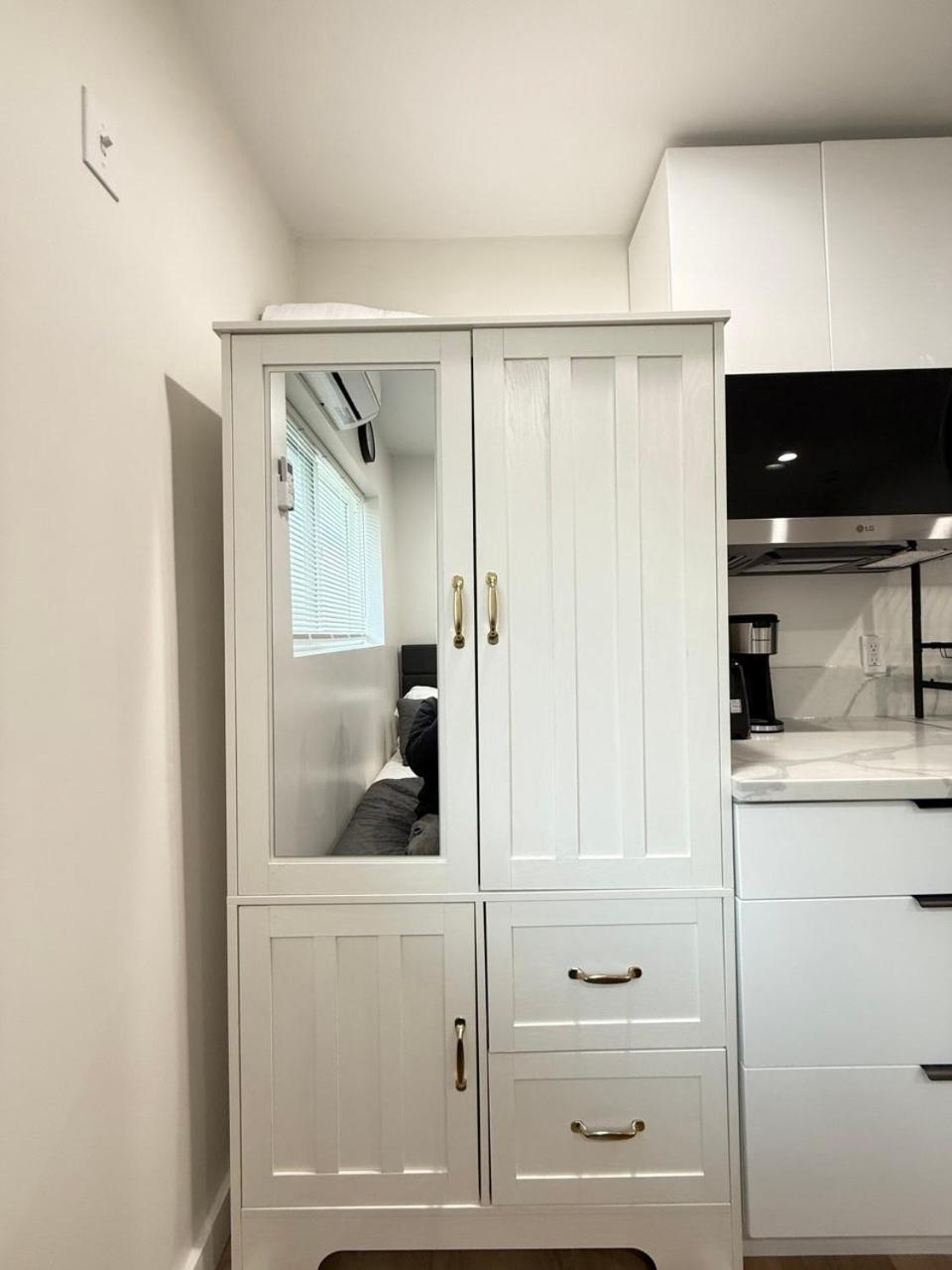 Modern Studio Stylish &Cozy Ieft Unit ロサンゼルス エクステリア 写真