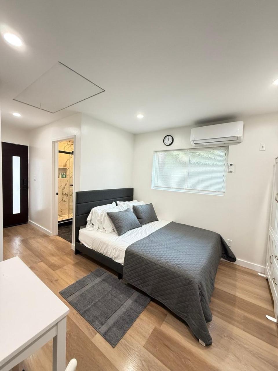 Modern Studio Stylish &Cozy Ieft Unit ロサンゼルス エクステリア 写真